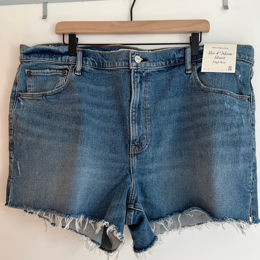 NWT Abercrombie Mom Shorts Size 35